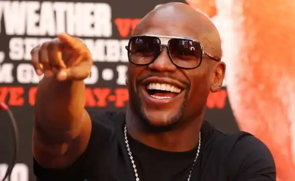 Mayweather Offered McGregor £12 Million To Make Fight Happen